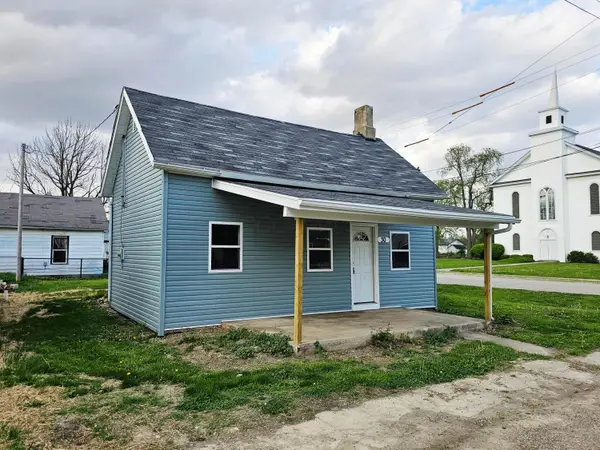 30 Market Street, Bloomingburg, OH 43106