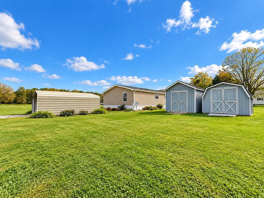 5920 Foxfire Drive, Zanesville, OH 43701 - #3