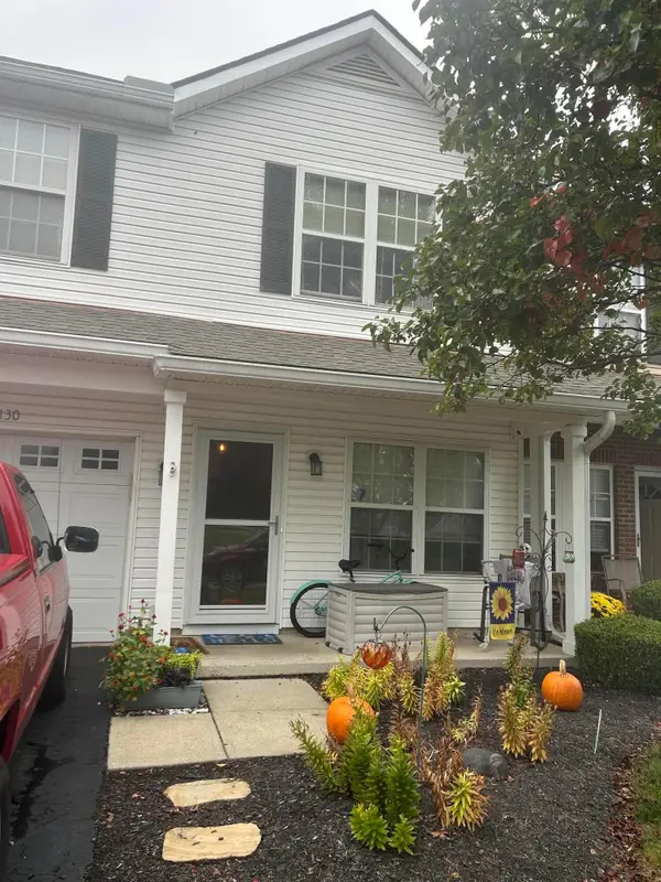 130 Portrait Circle, Pickerington, OH 43147