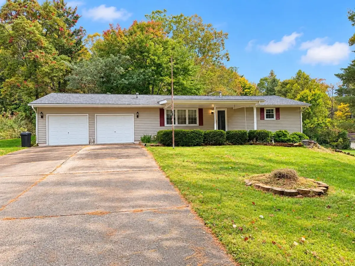2049 Boving Road Sw, Lancaster, OH 43130 - #1