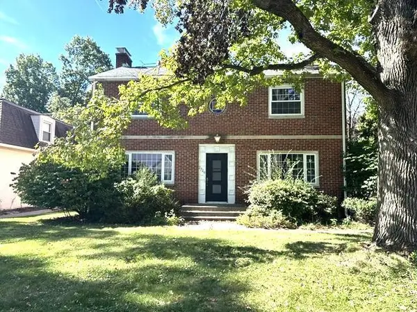 2729 Welsford Road, Upper Arlington, OH 43221