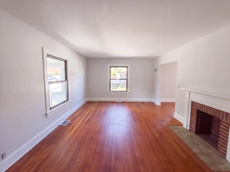 160 Elm Street, London, OH 43140 - #2