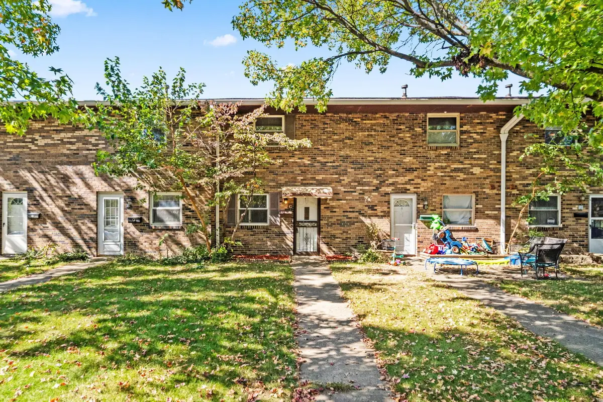 2370 Woodbrook Circle S, Columbus, OH 43223 - #1