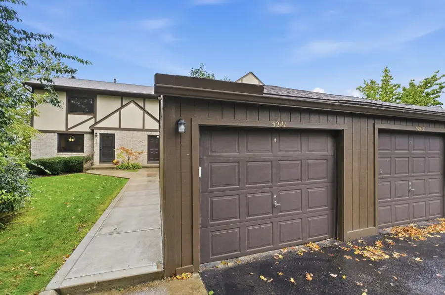 5241 Wood Run Boulevard, Columbus, OH 43220 - #2