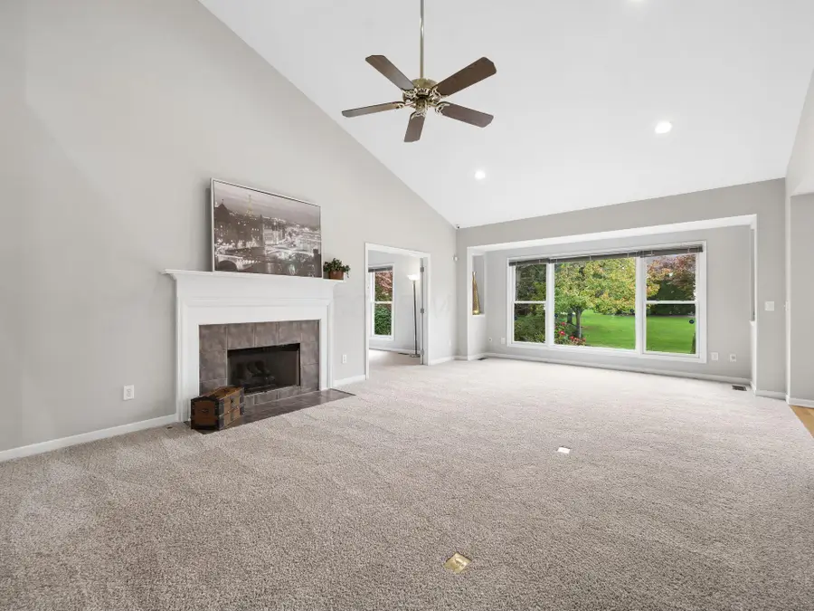 6161 Heritage Lakes Drive, Hilliard, OH 43026 - #3