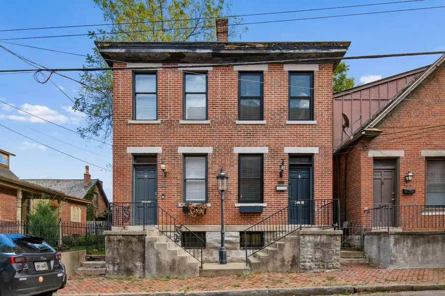 582 S Pearl Street, Columbus, OH 43215 - #2