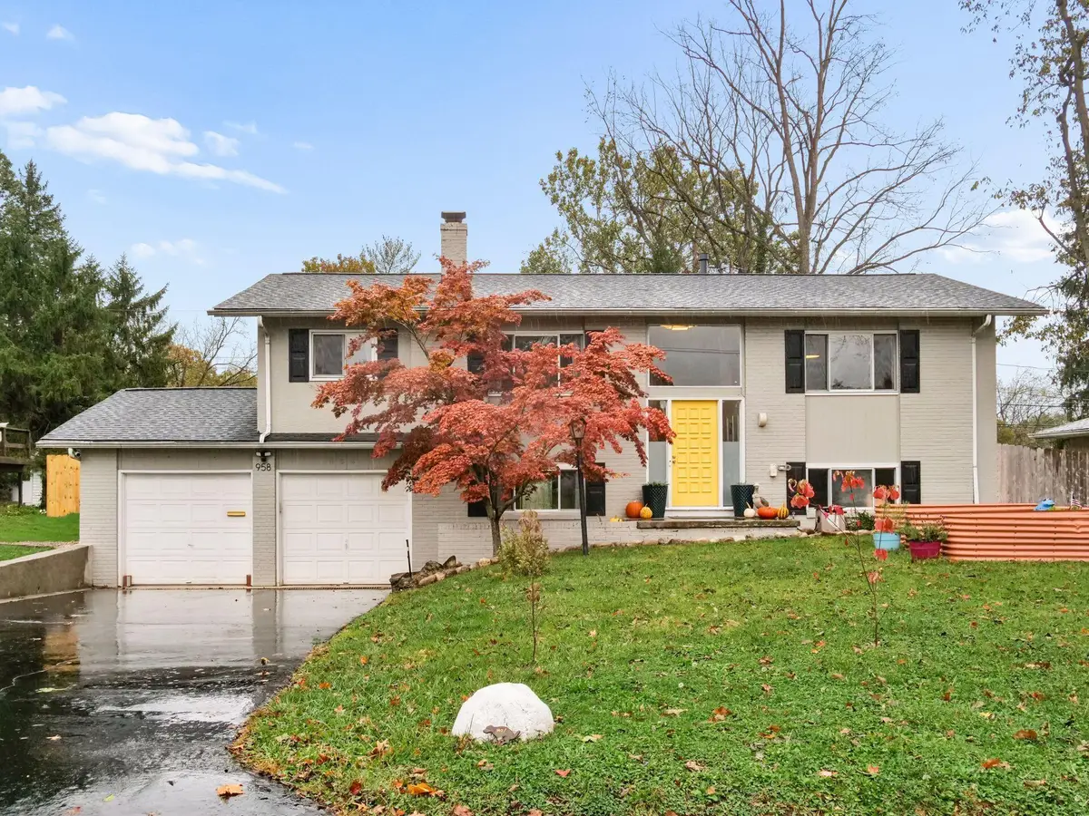 958 Thomas Lane, Columbus, OH 43220 - #1