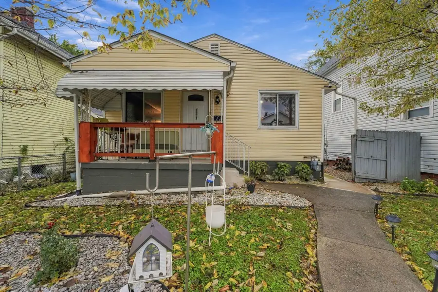 1572 Myrtle Avenue, Columbus, OH 43211 - #3