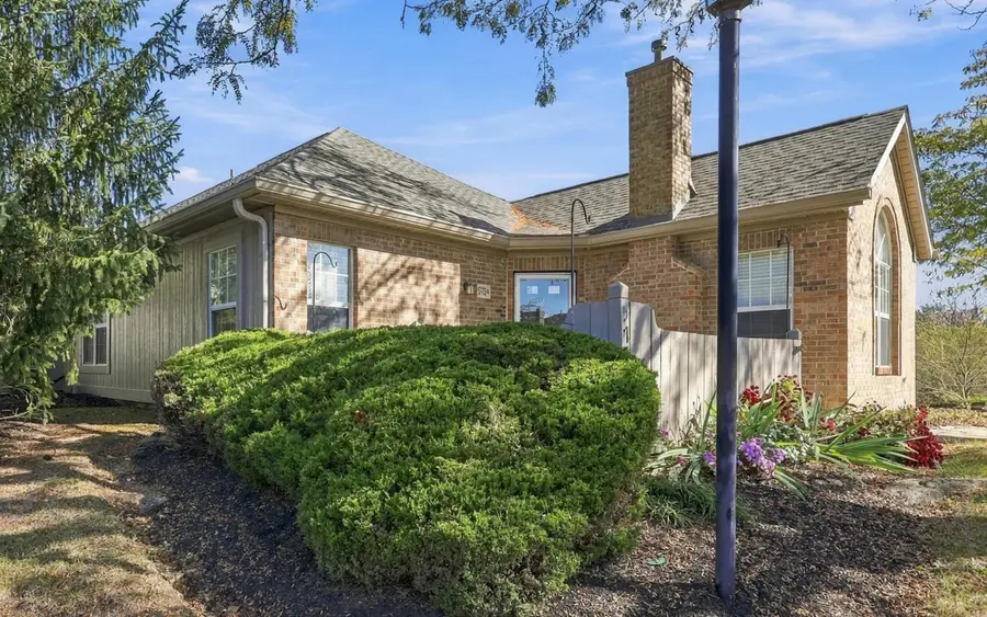 5734 Willow Lake Drive, Grove City, OH 43123 - #2