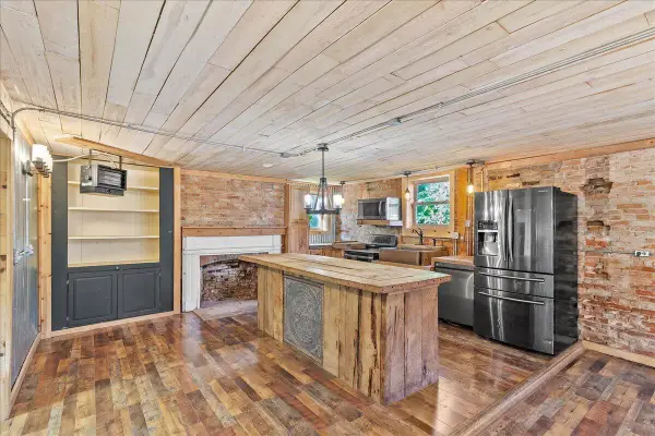 4765 E National Road, Springfield, OH 45505
