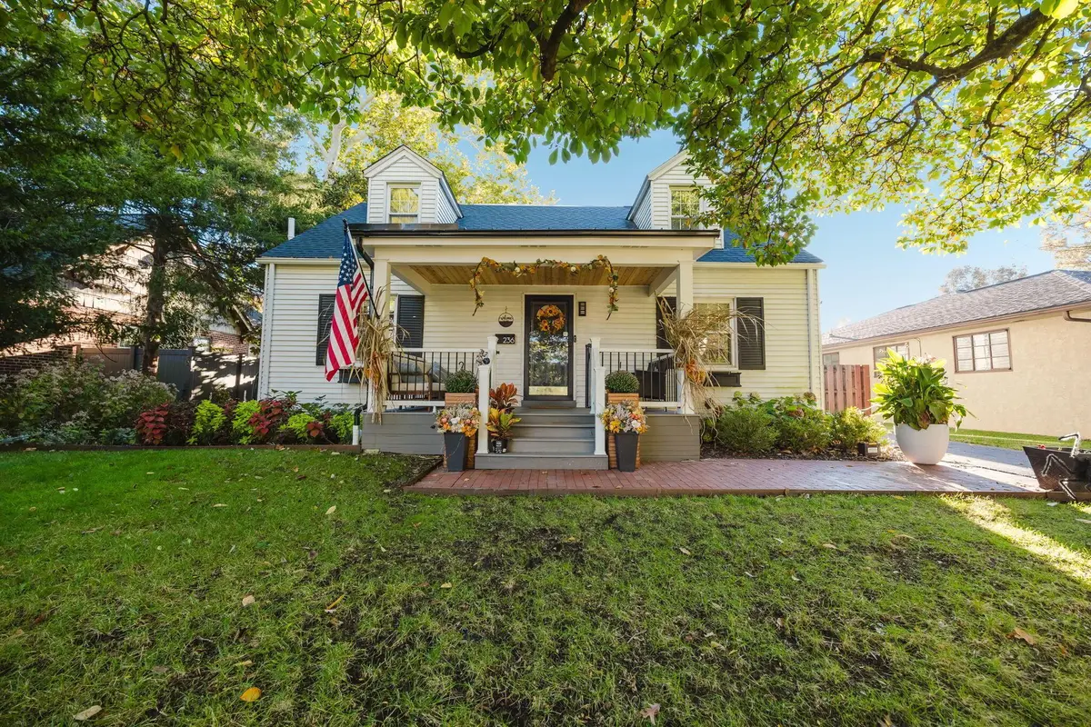 236 N Roosevelt Avenue, Bexley, OH 43209 - #1