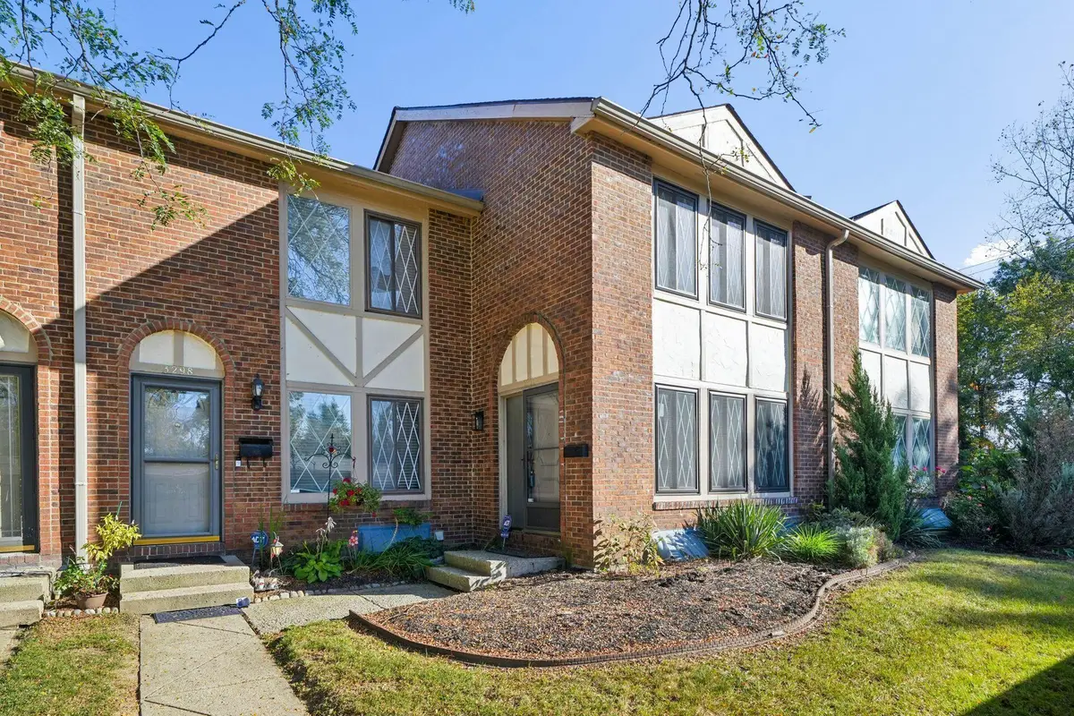 3300 Valley Lane S, Columbus, OH 43231 - #1