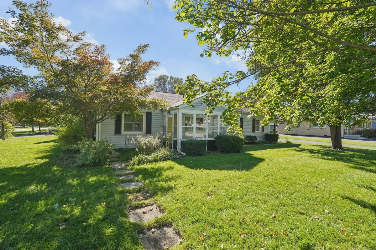 2227 Zollinger Road, Upper Arlington, OH 43221 - #1
