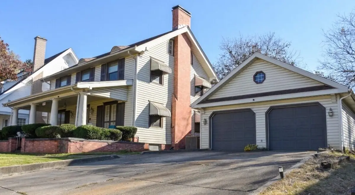 218 E 5th Avenue, Lancaster, OH 43130 - #1