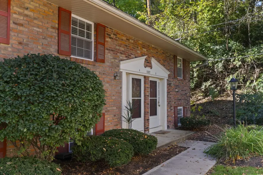 1387 Bluff Avenue, Grandview, OH 43212 - #2