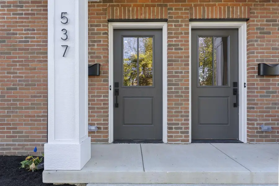 537 W Chapel Street, Columbus, OH 43215 - #2