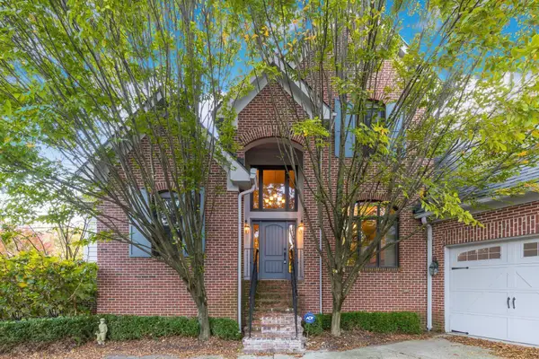 1877 Scioto Pointe Drive, Columbus, OH 43221