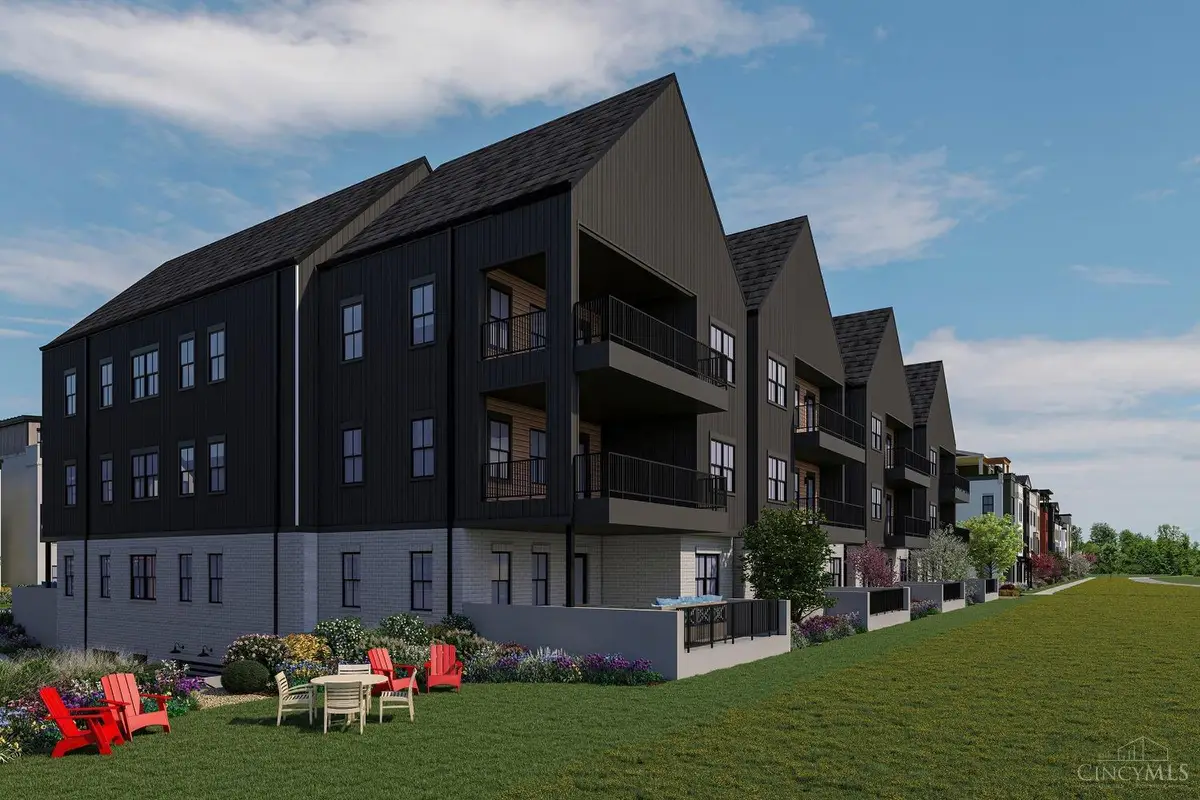 4270 Parkview Drive #105, Blue Ash, OH 45242 - Image #1