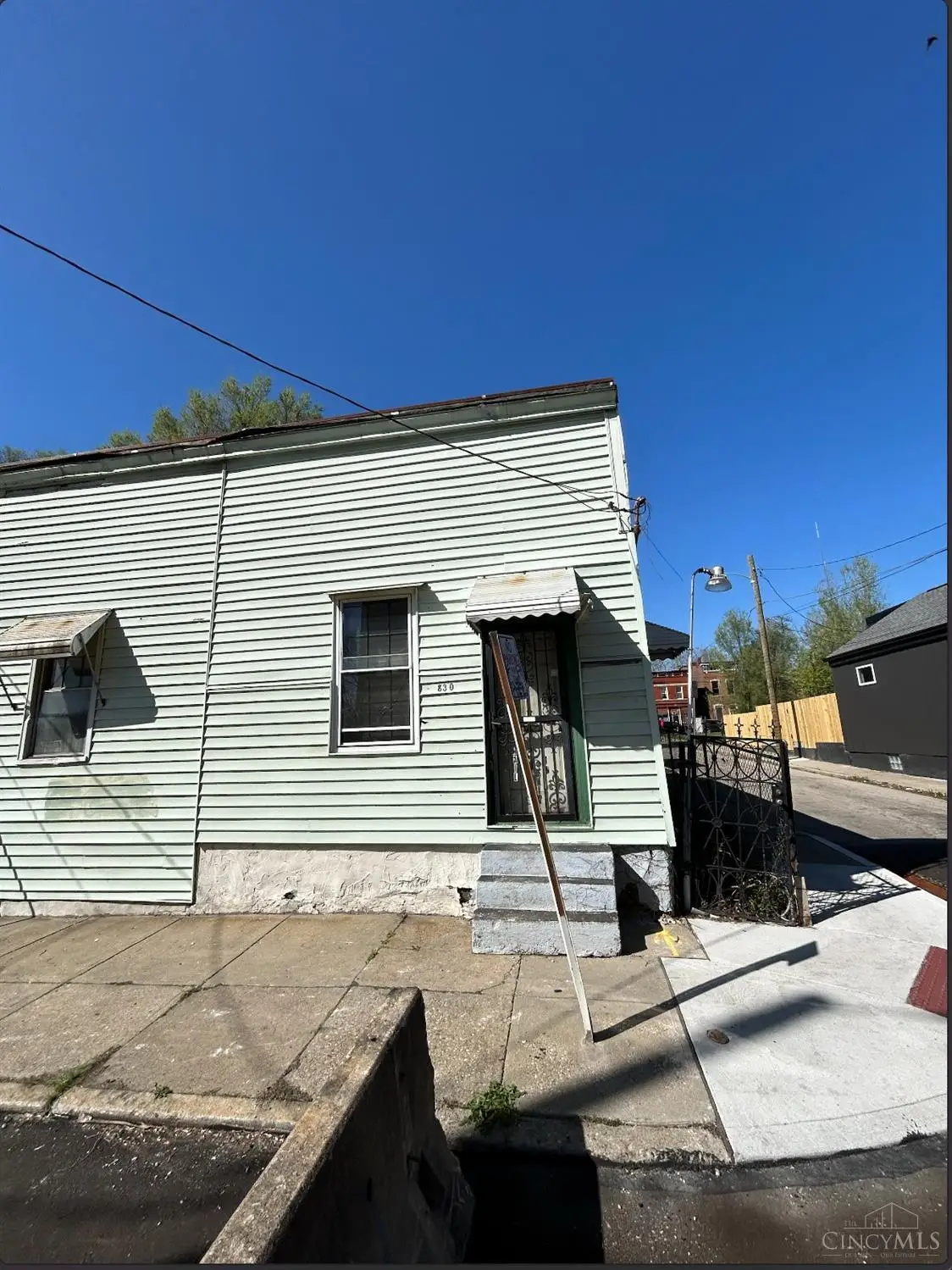 830 Livingston Street, Cincinnati, OH 45214 - Image #1