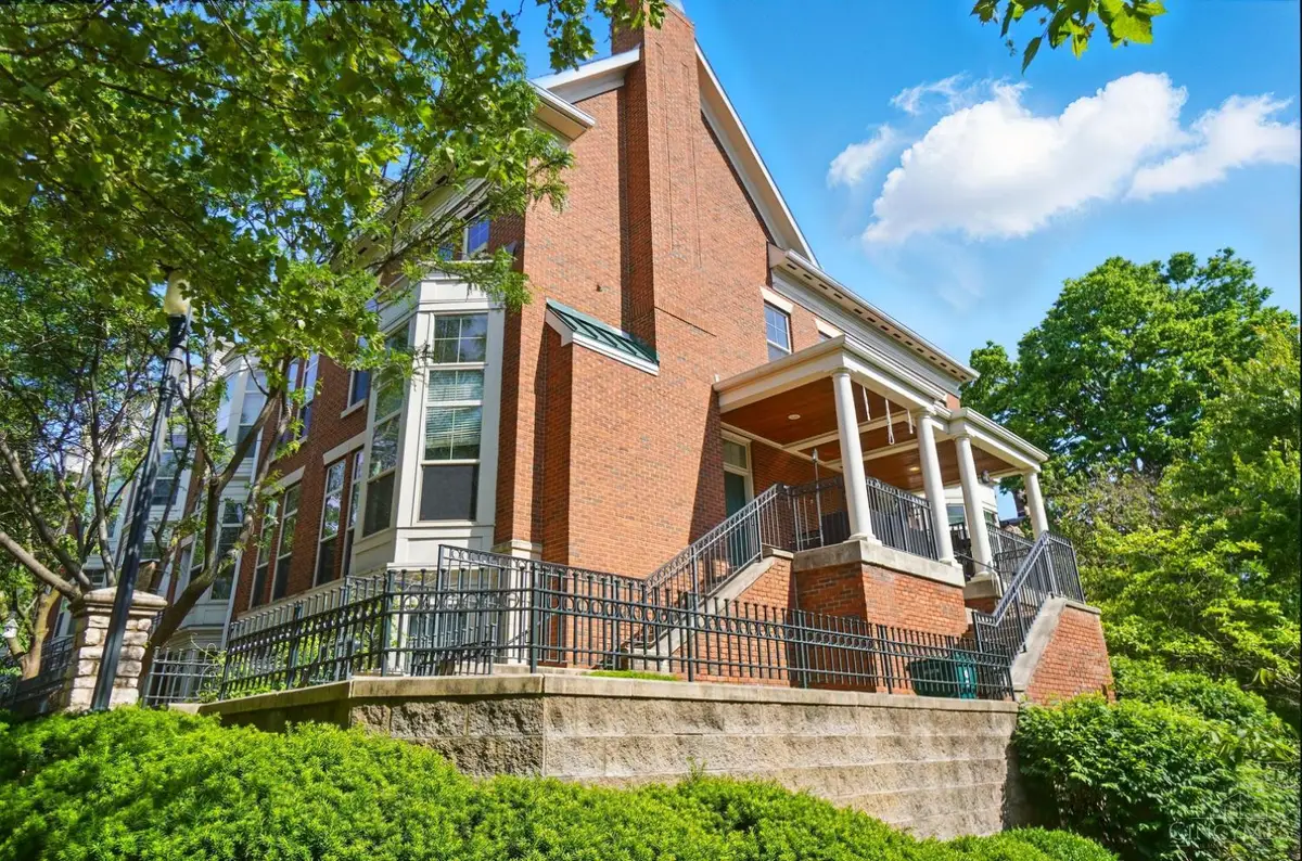 207 Stetson Street, Cincinnati, OH 45219 - #1