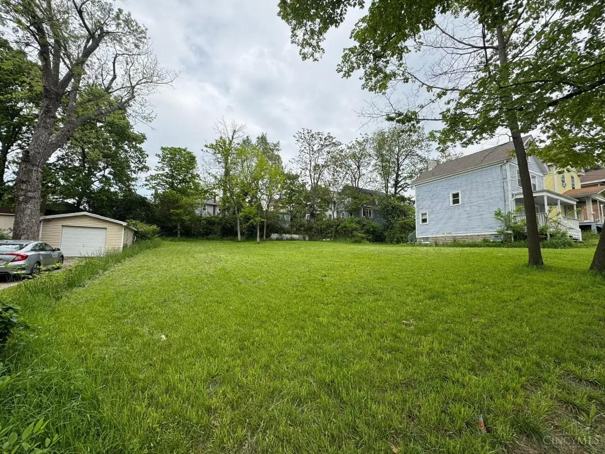 606 Riddle Road, Cincinnati, OH 45220 - Image #1