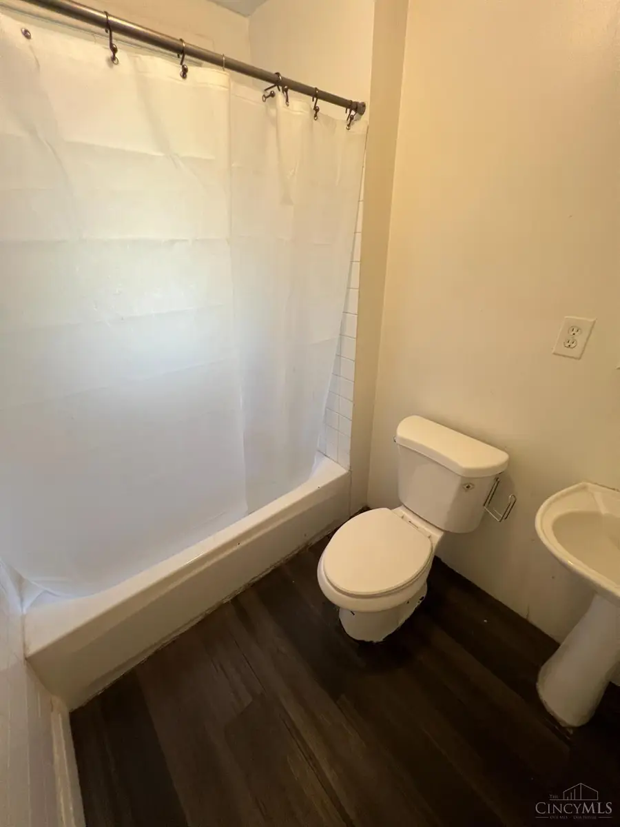 137 W Sixty Sixth Street, Cincinnati, OH 45216 - Image #3