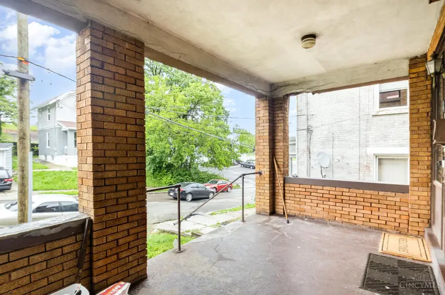 311 Hilton Place, Cincinnati, OH 45219 - Image #2