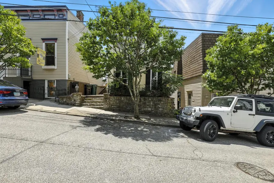 305 Klotter Avenue, Cincinnati, OH 45219 - Image #3