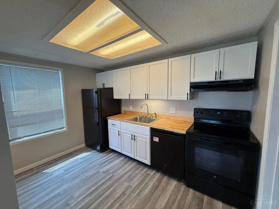 5077 Queenswood, West Chester Township, OH 45011 - Image #2