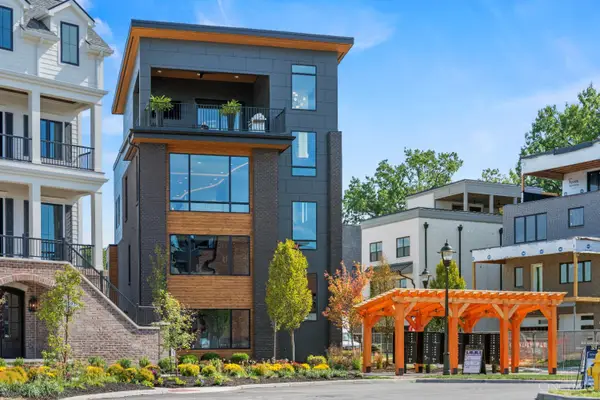 2942 Three Oaks Lane, Cincinnati, OH 45209