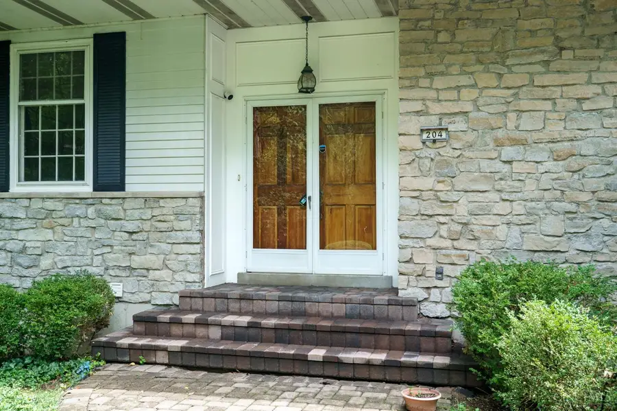204 Brocdorf Drive, Wyoming, OH 45215 - Image #2