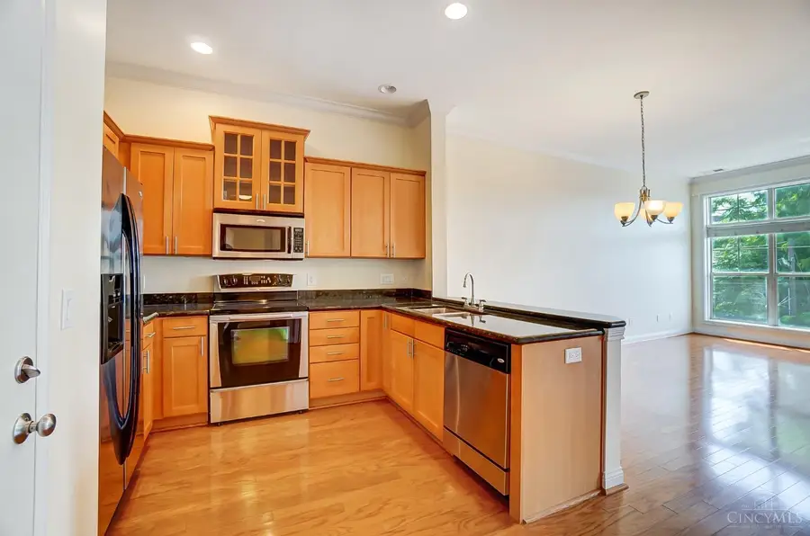 252 Stetson Street #303, Cincinnati, OH 45219 - Image #2