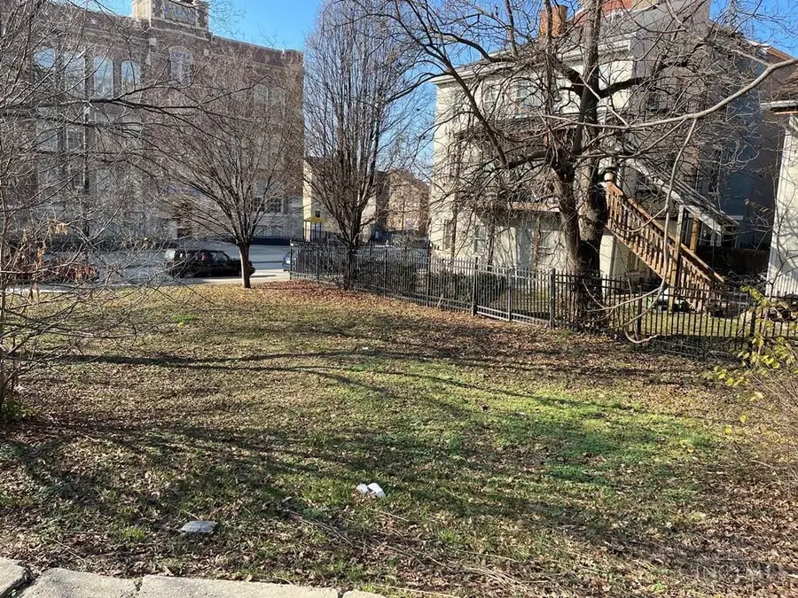 236 E Clifton Avenue, Cincinnati, OH 45202 - Image #2