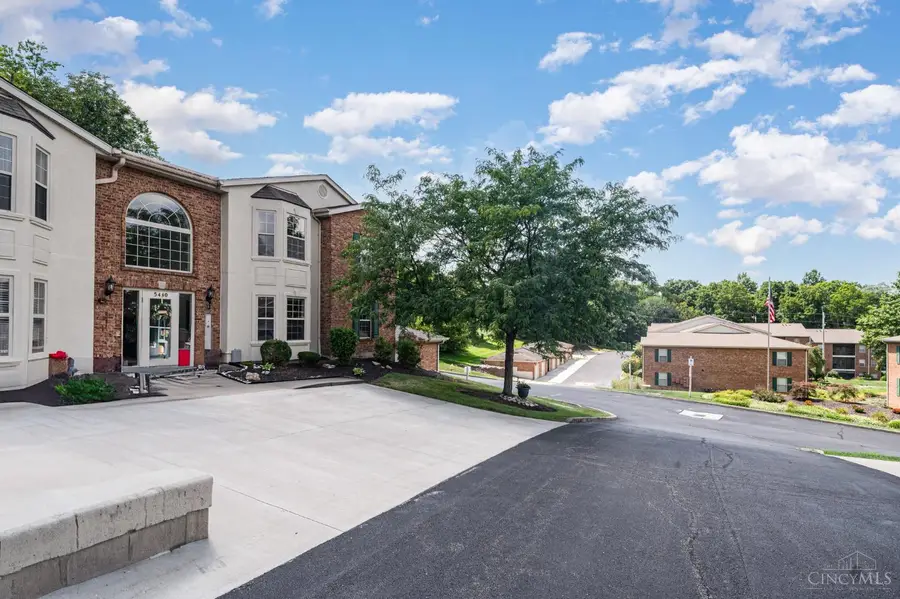 5440 Asbury Lake Drive #9, Green Township, OH 45247 - Image #2