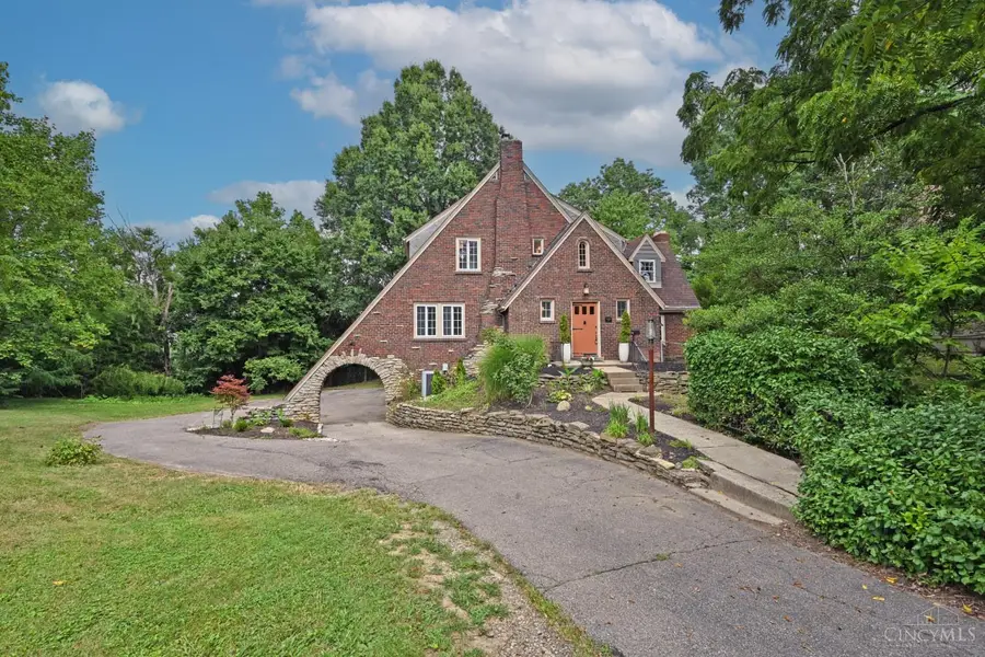 1534 Elizabeth Place, Cincinnati, OH 45237 - Image #2