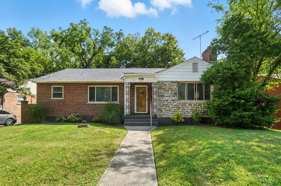 1224 Westminster Drive, Cincinnati, OH 45229 - #2