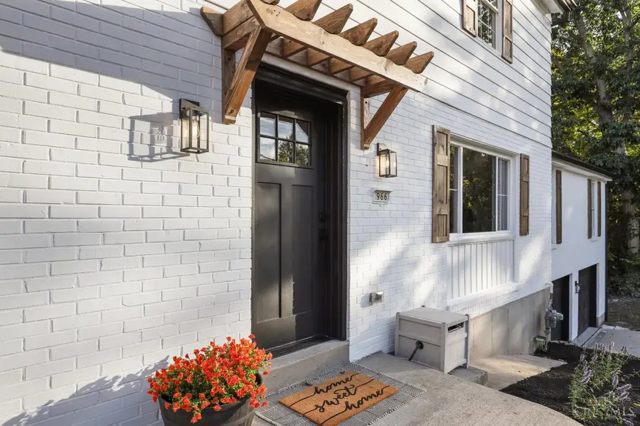 966 Sutton Road, Anderson Township, OH 45230 - Image #2