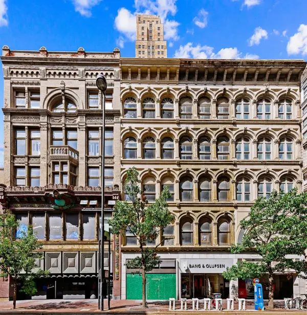 8 W Fourth Street, Cincinnati, OH 45202