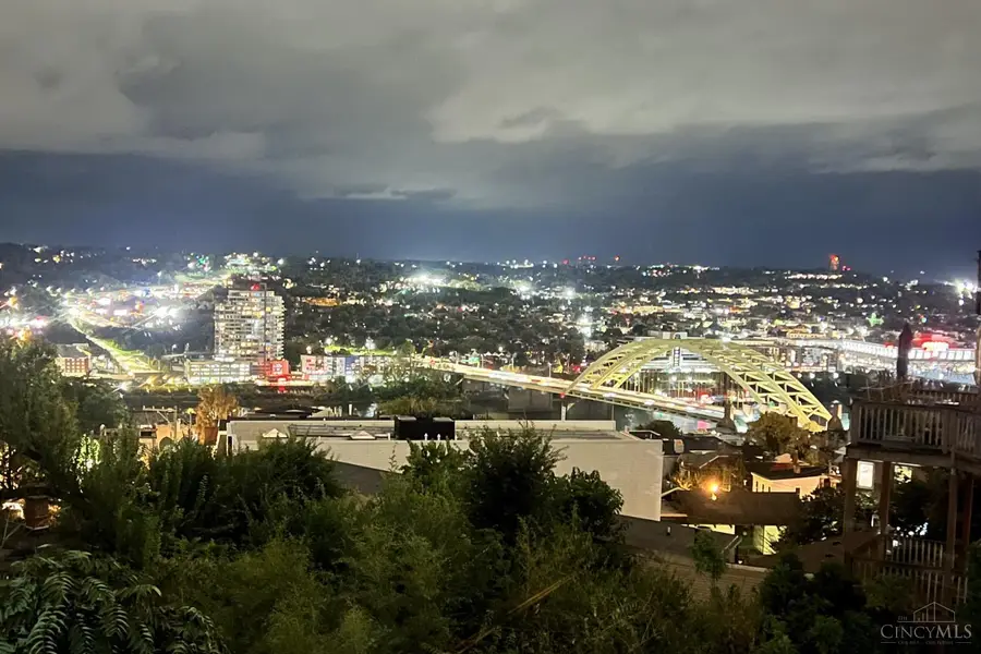 1054 St Paul Place, Cincinnati, OH 45202 - Image #2