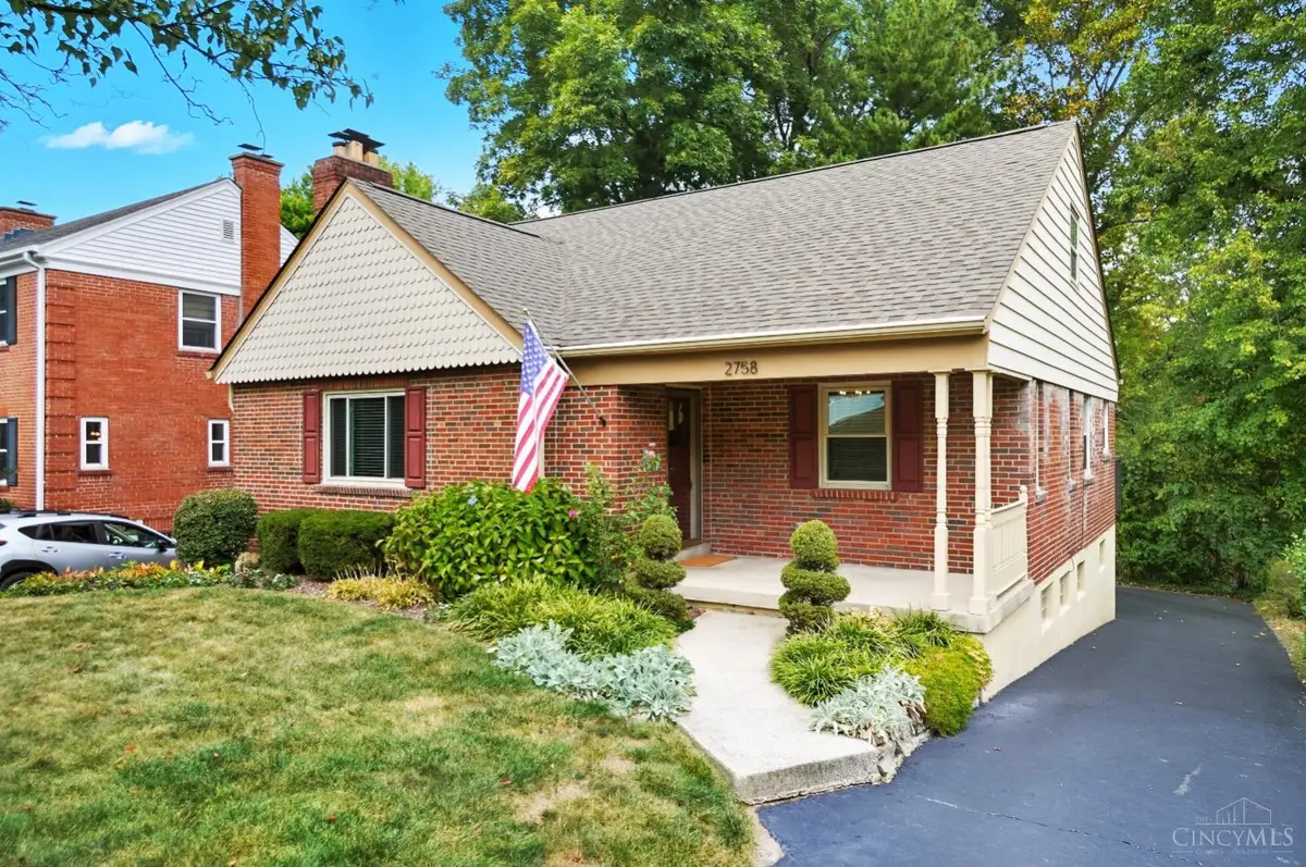 2758 Losantiridge Avenue, Ridgewood, OH 45213 - Image #1