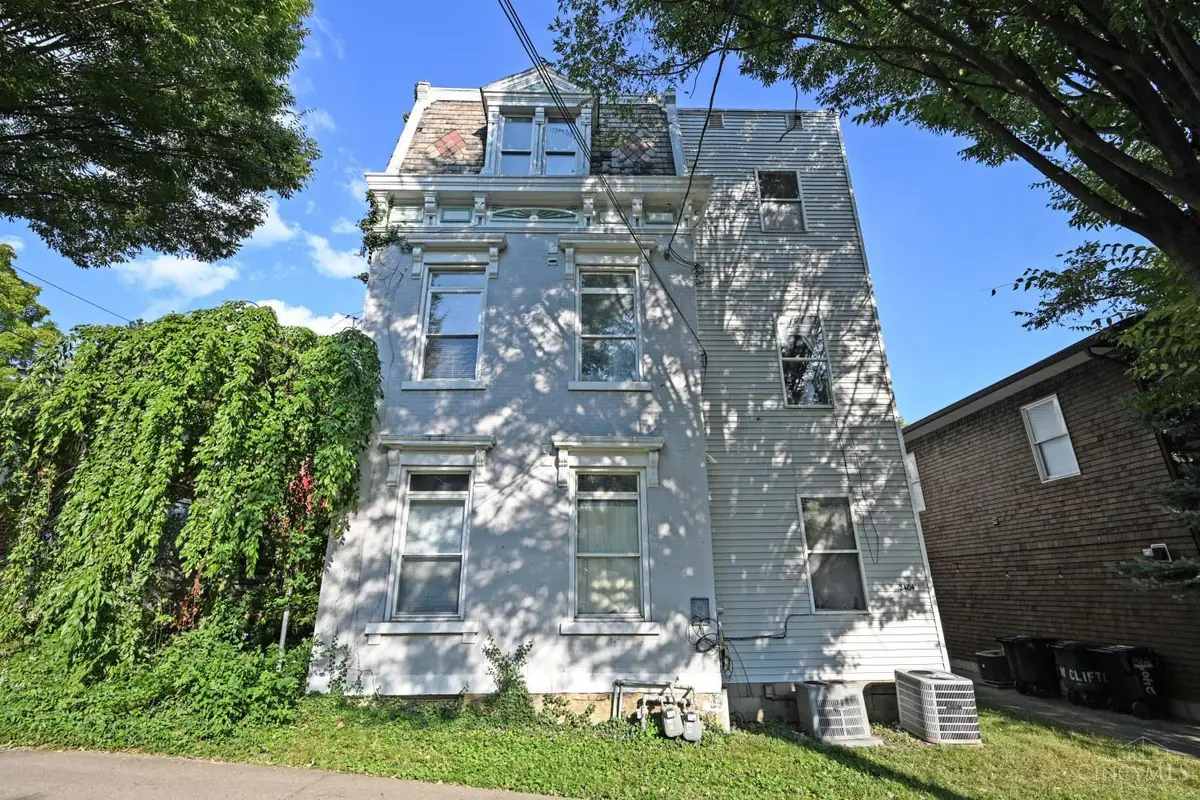 2404 W Clifton Avenue, Cincinnati, OH 45219 - Image #1