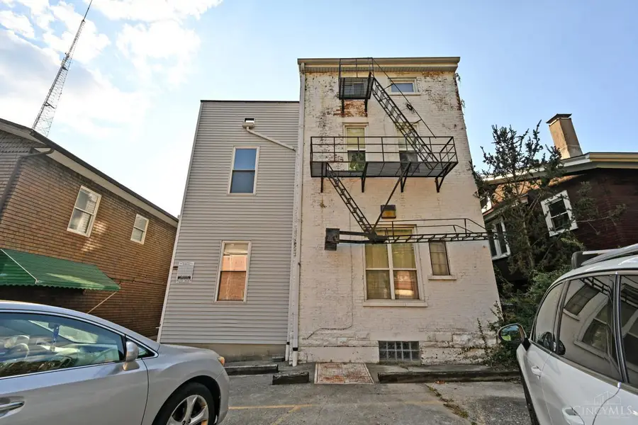 2404 W Clifton Avenue, Cincinnati, OH 45219 - Image #3