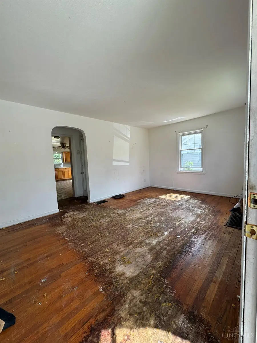 6124 Hedge Avenue, Cincinnati, OH 45213 - Image #2