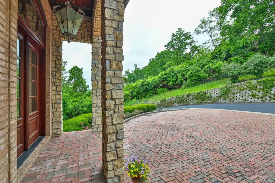 5112 Shattuc Avenue, Cincinnati, OH 45208 - Image #3