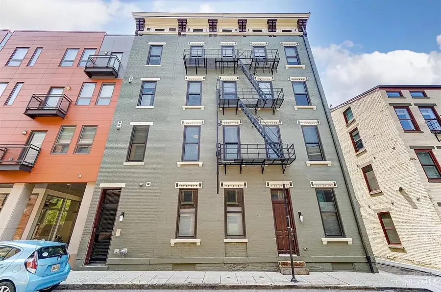 27 Mercer Street #4, Cincinnati, OH 45202 - Image #2