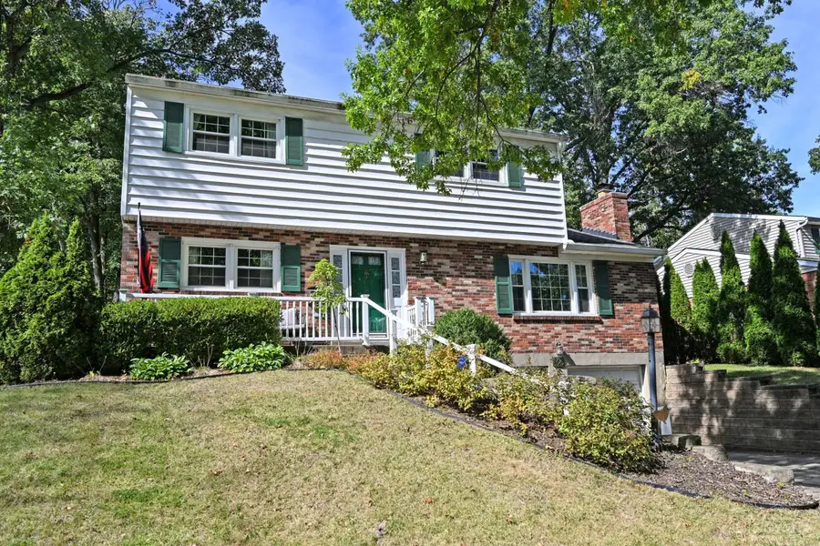 809 Carini Lane, Greenhills, OH 45218 - Image #2