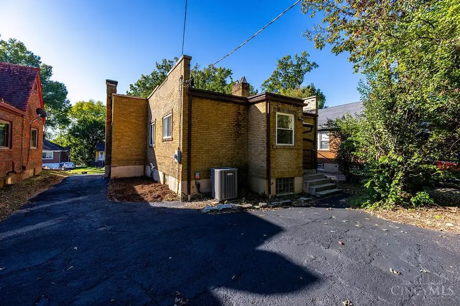 1522 Kenova Avenue, Cincinnati, OH 45237 - Image #3