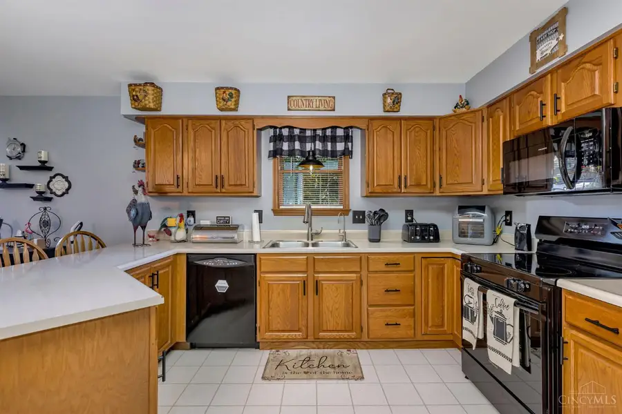 425 Heritage Place, Trenton, OH 45067 - Image #2