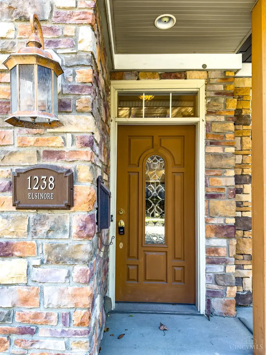 1238 Elsinore Avenue, Cincinnati, OH 45202 - Image #2