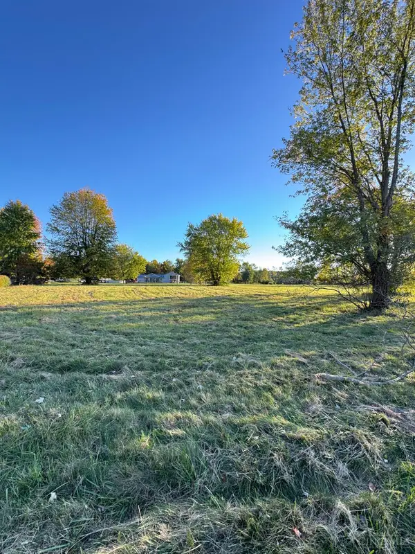 219 Schlitz Dr, Perry Twp, OH 45118